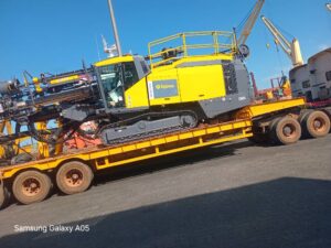 Acheminement de 03 foreuses sur le site Orica Mining Service pour le compte de Epiroc